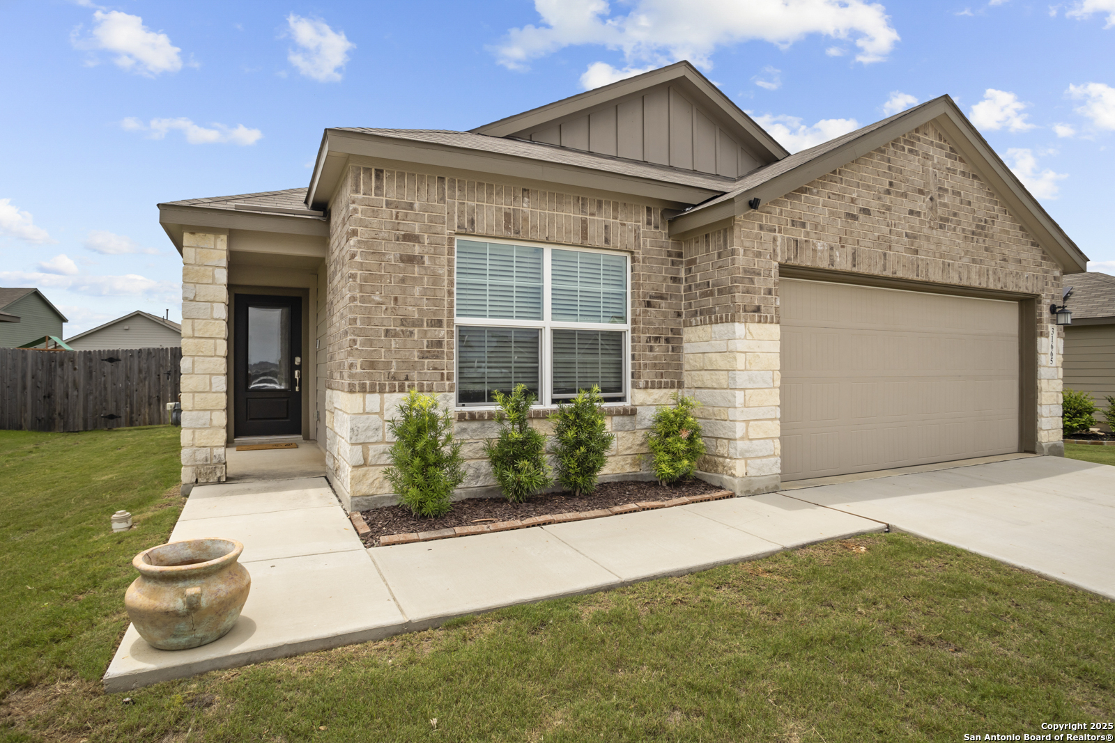 31665 Acacia Vista