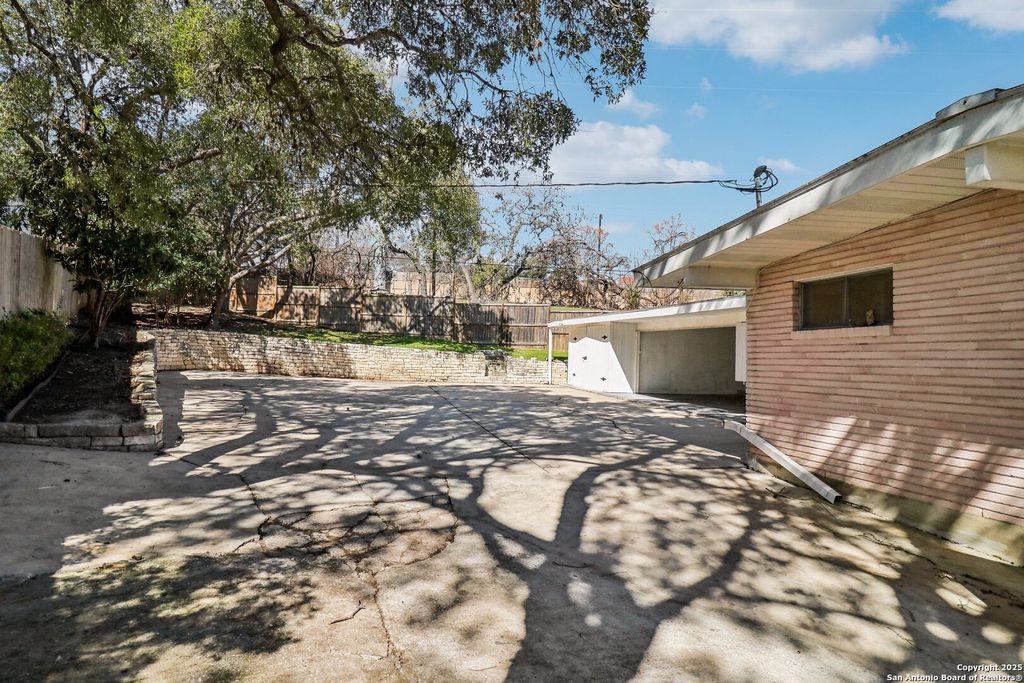 listing image 42