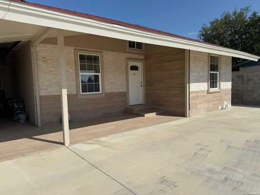 1481 CECILIO ST UNIT B, EAGLE PASS, TX 78852 - Image 4e8fae0047219aaf008b615e5e81d523/2200459031