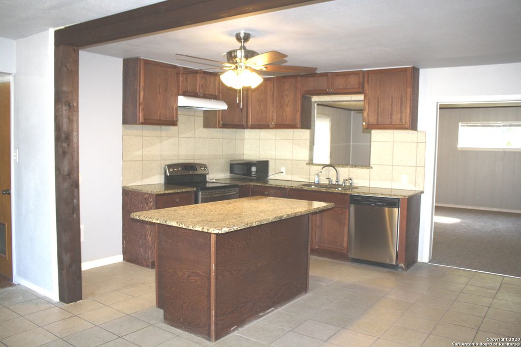 Photo of 1374 MISTLETOE AVE, New Braunfels, TX 78130 (MLS # 1916739)