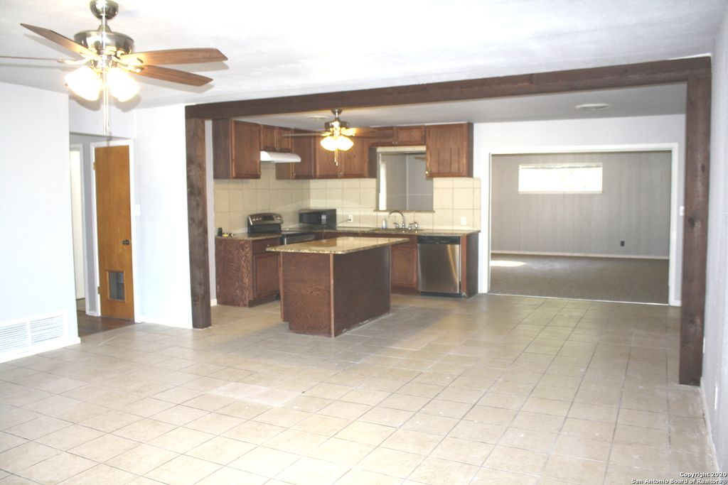 Photo of 1374 MISTLETOE AVE, New Braunfels, TX 78130 (MLS # 1916739)
