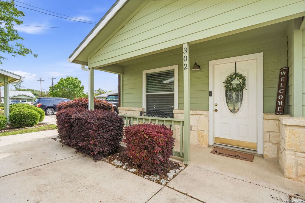 Photo of 121 S Plant 302 #302, Boerne, TX 78006 (MLS # 1958760)