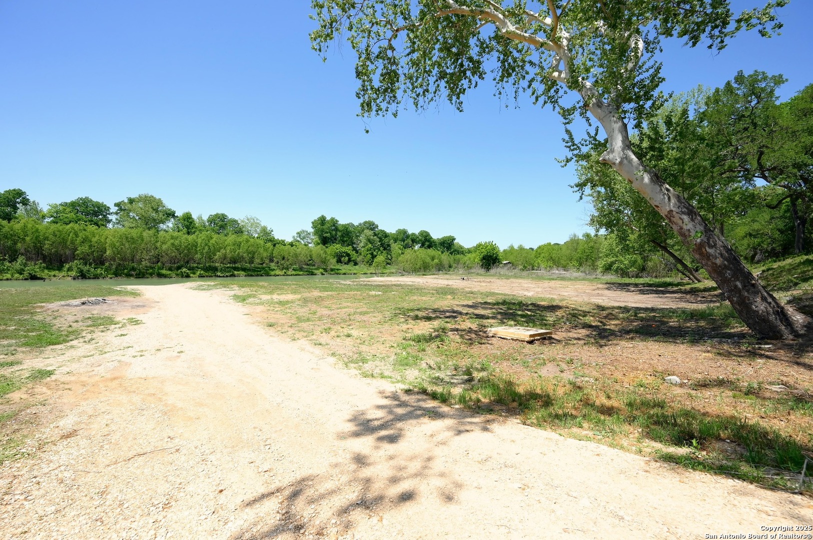 464 COUNTY ROAD 471