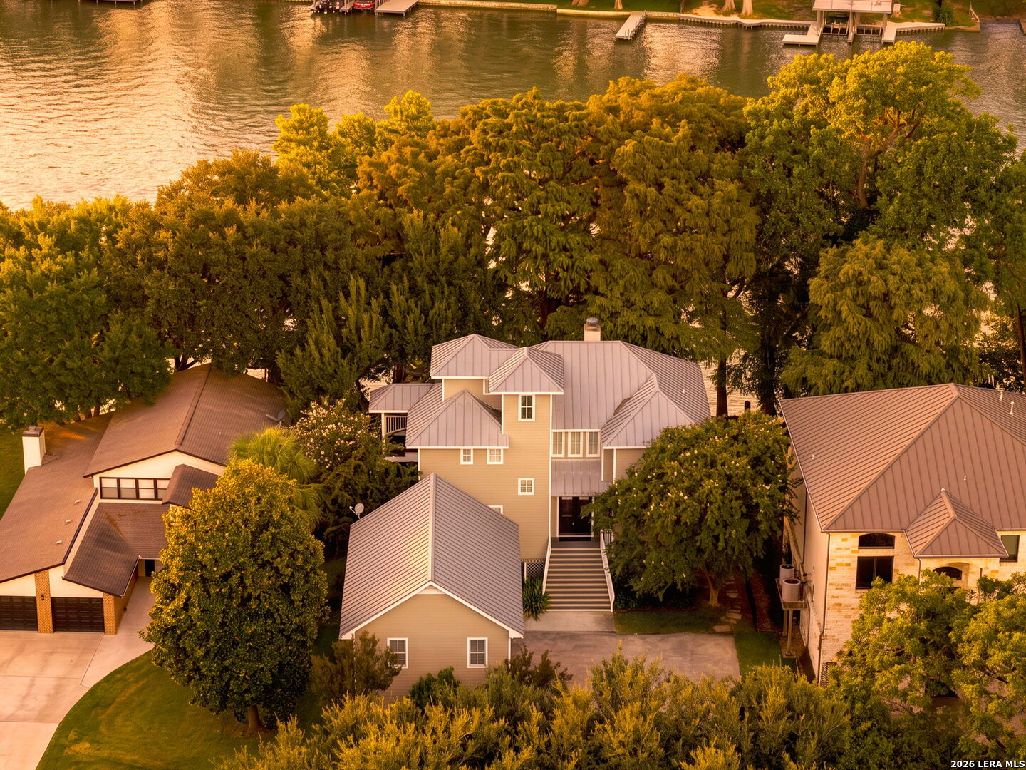 244 LAKE RIDGE DR