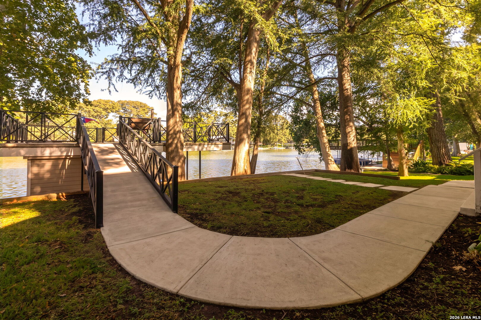 244 LAKE RIDGE DR