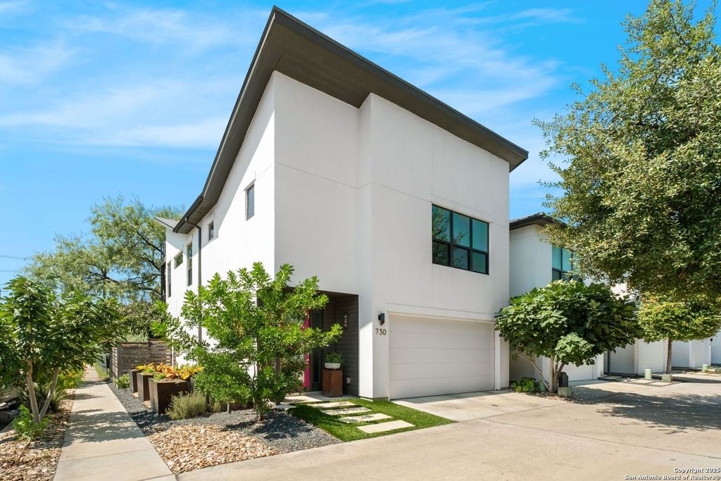 Photo of 730 E Josephine St, San Antonio, TX 78208 (MLS # 1924406)