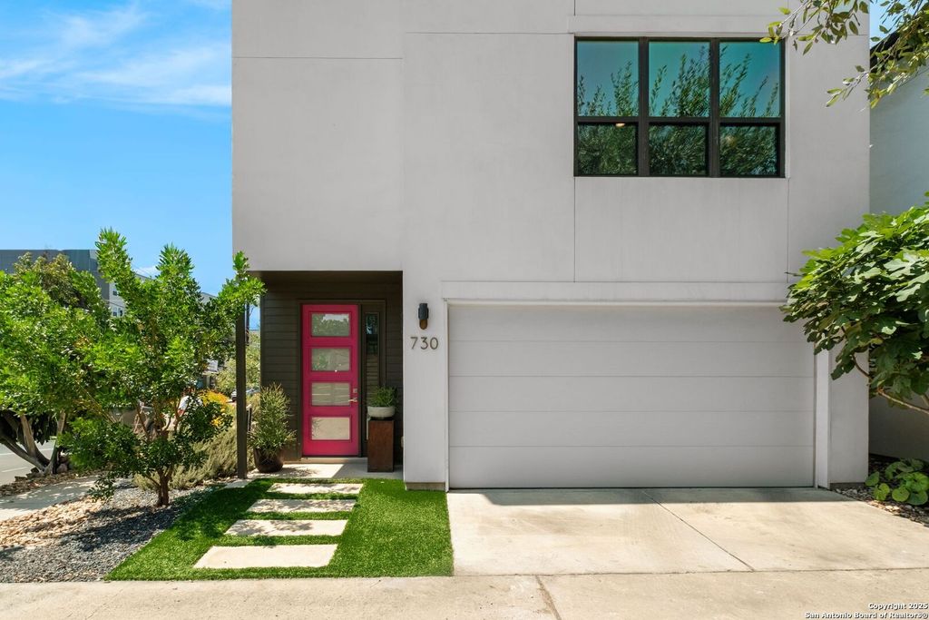 Photo of 730 E Josephine St, San Antonio, TX 78208 (MLS # 1924406)