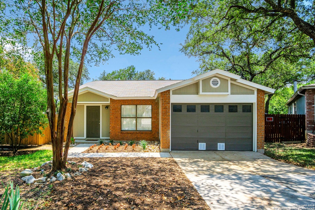 Photo of 7318 HUNTERS LK, San Antonio, TX 78249 (MLS # 2000434)