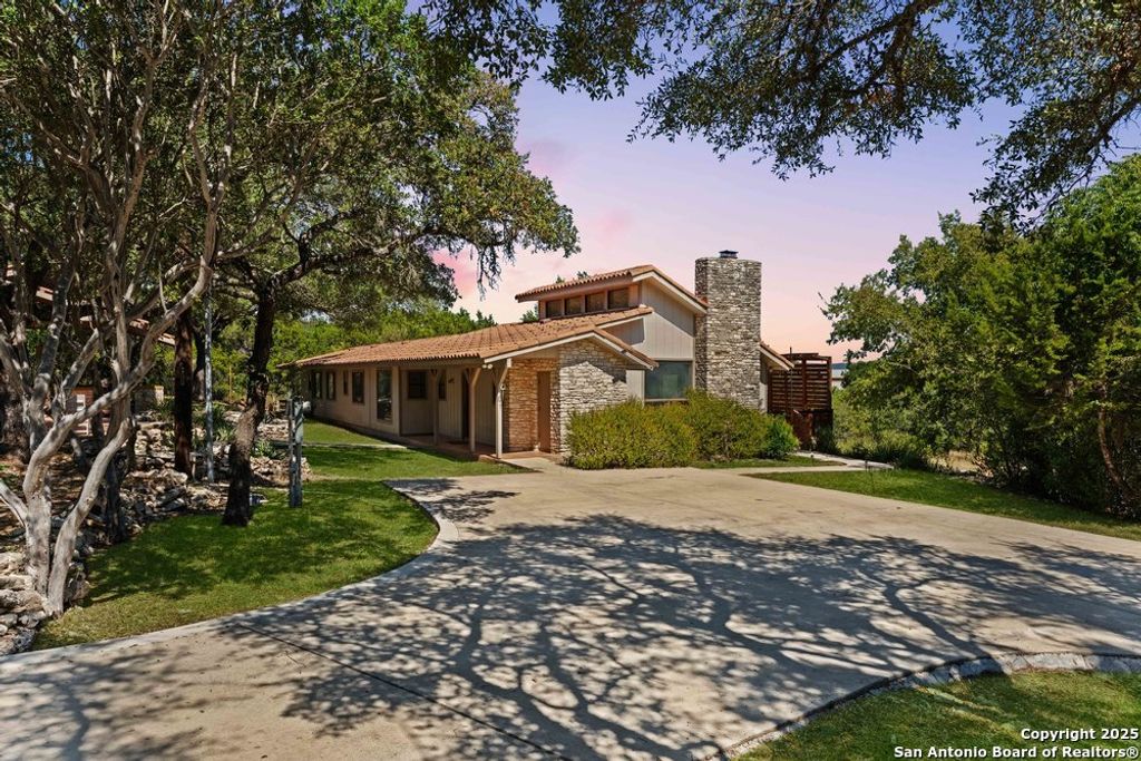 Photo of 789 Barbara, Canyon Lake, TX 78133 (MLS # 1915975)