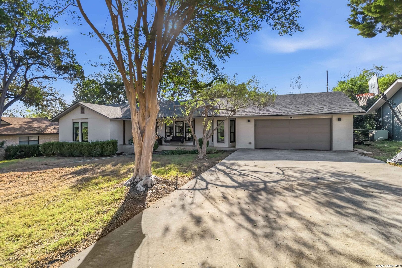 115 W TANGLEWOOD DR