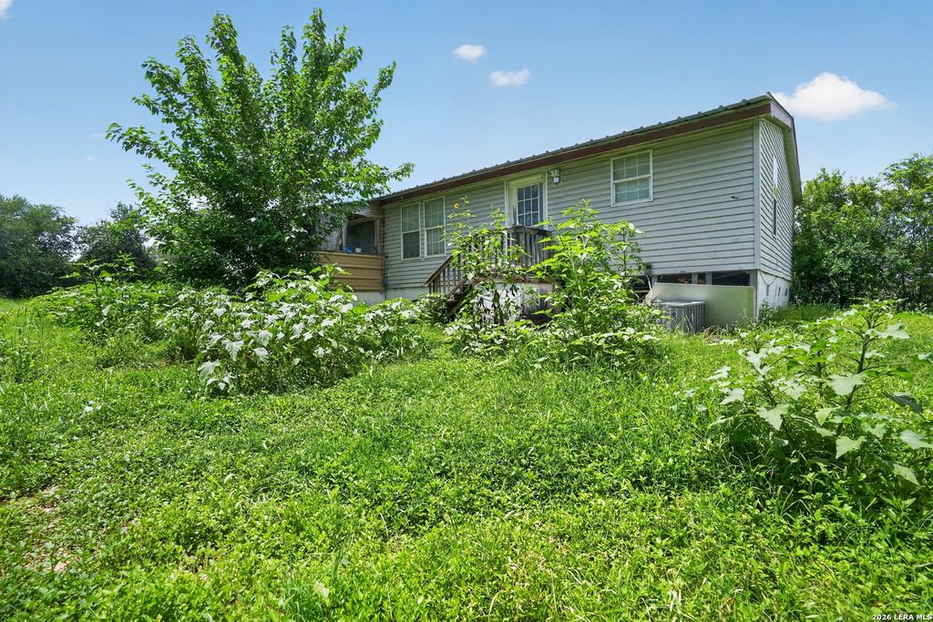 Photo of 975 County Road 6753, Devine, TX 78016 (MLS # 1969081)
