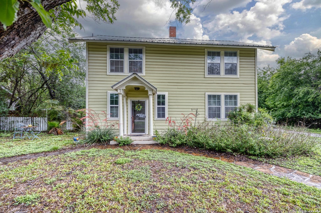 Photo of 218 W Leona St, Uvalde, TX 78801 (MLS # 1960767)
