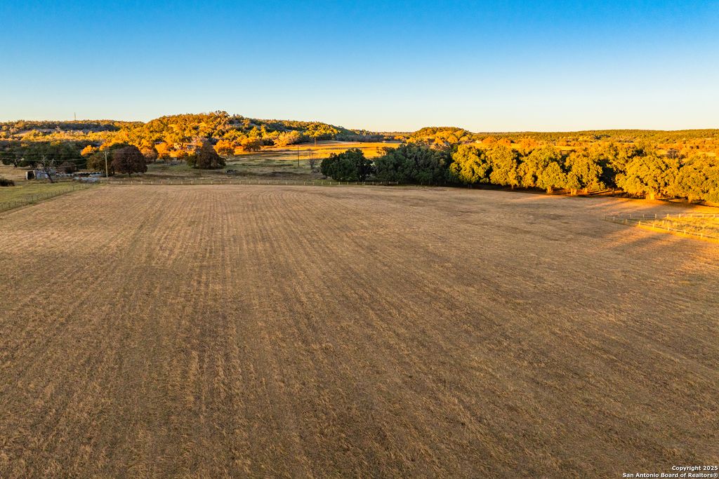 Photo of 326 Lehne Ln, Fredericksburg, TX 78624 (MLS # 1908020)