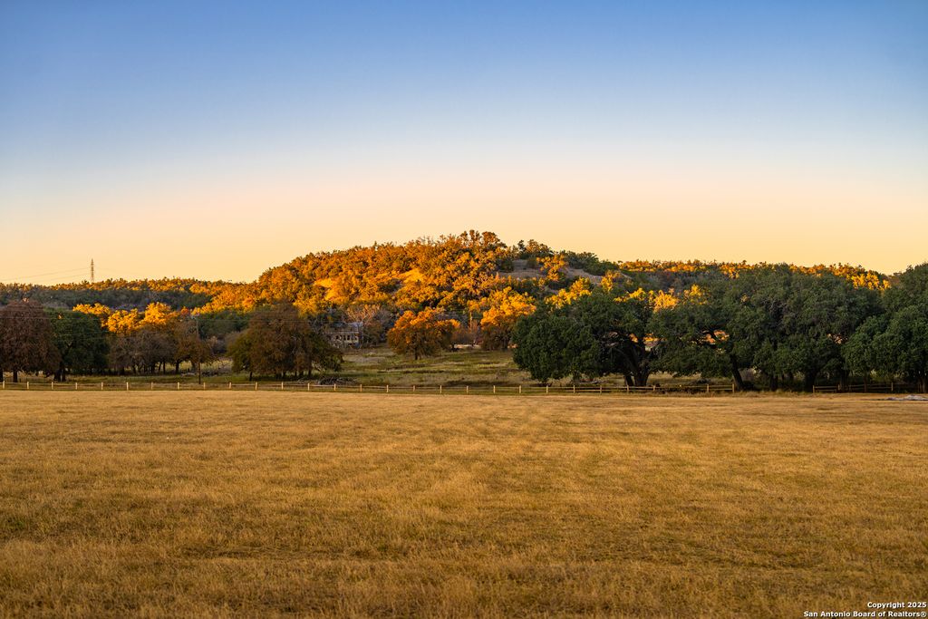 Photo of 326 Lehne Ln, Fredericksburg, TX 78624 (MLS # 1908020)