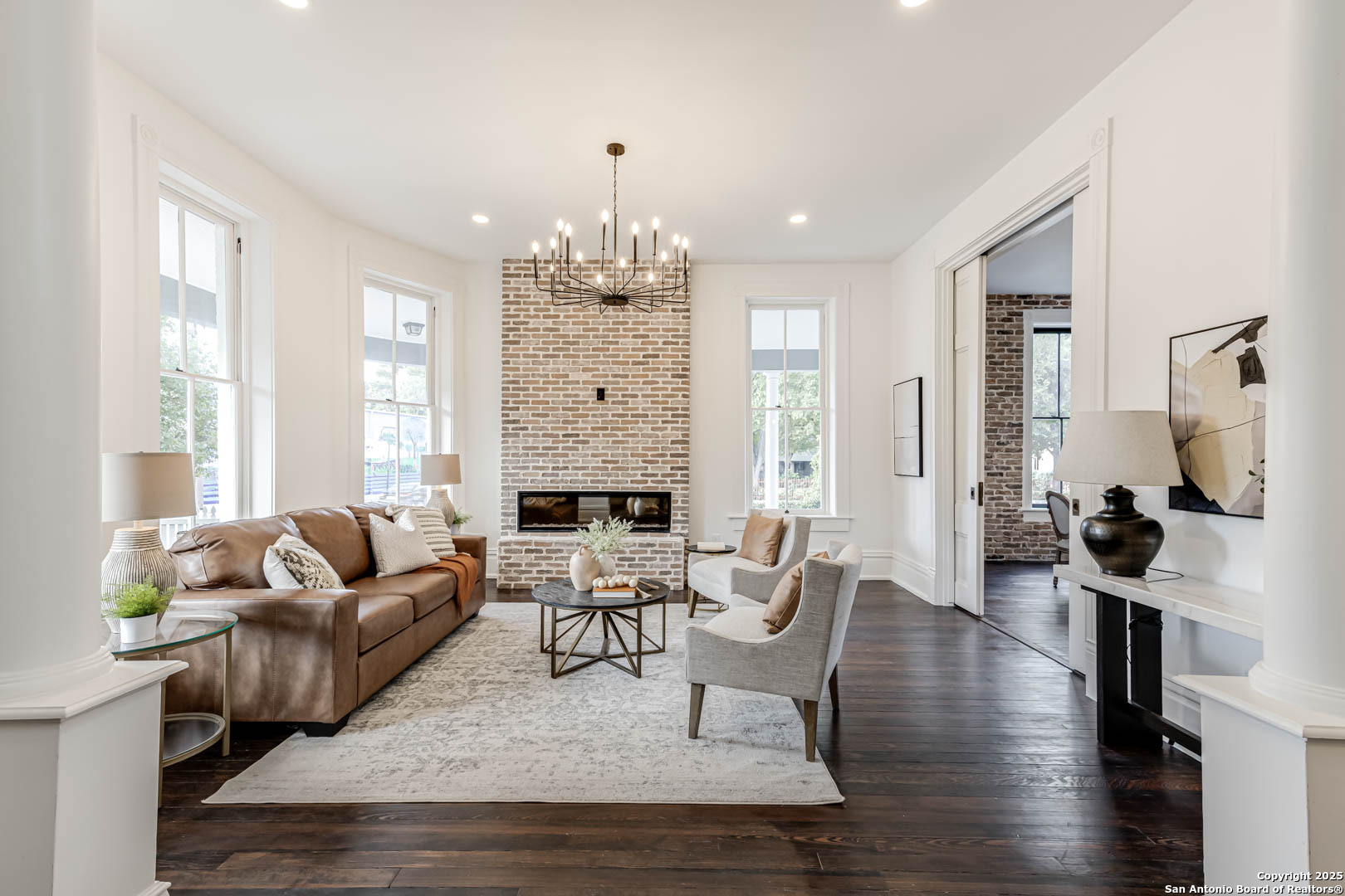 1231 S Alamo