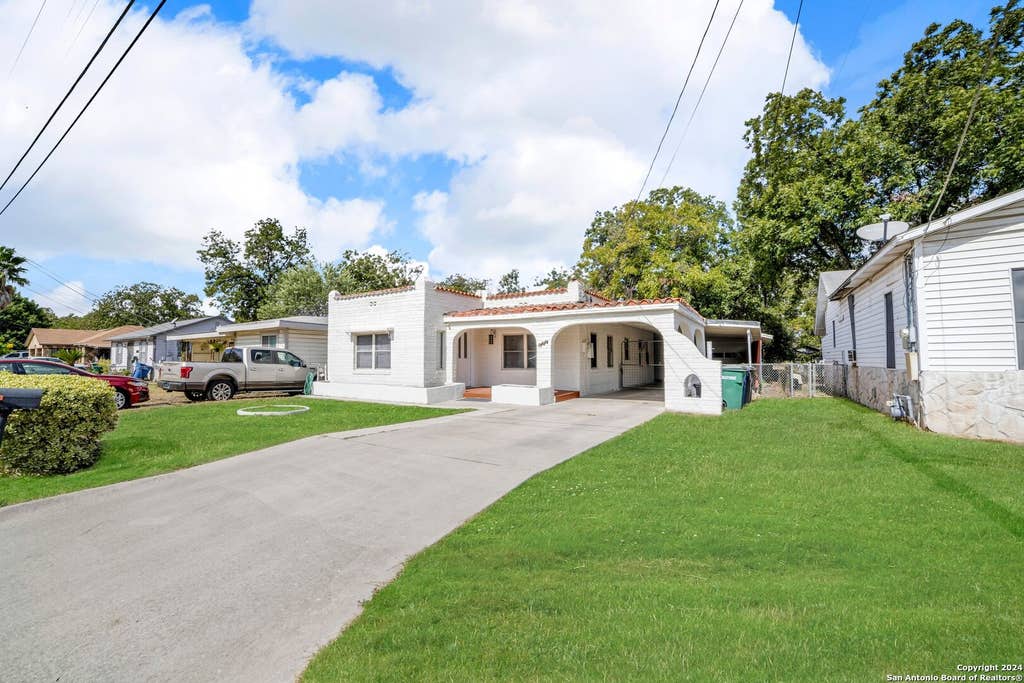 Photo of 627 Cottonwood, San Antonio, TX 78225 (MLS # 2008670)