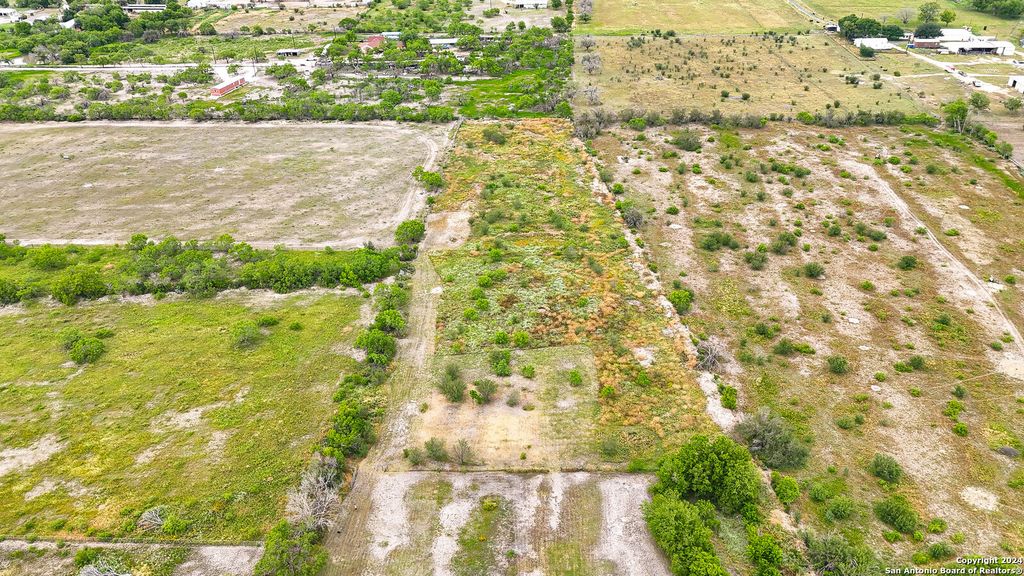 Photo of 302 PR 5726, Devine, TX 78016 (MLS # 1855513)