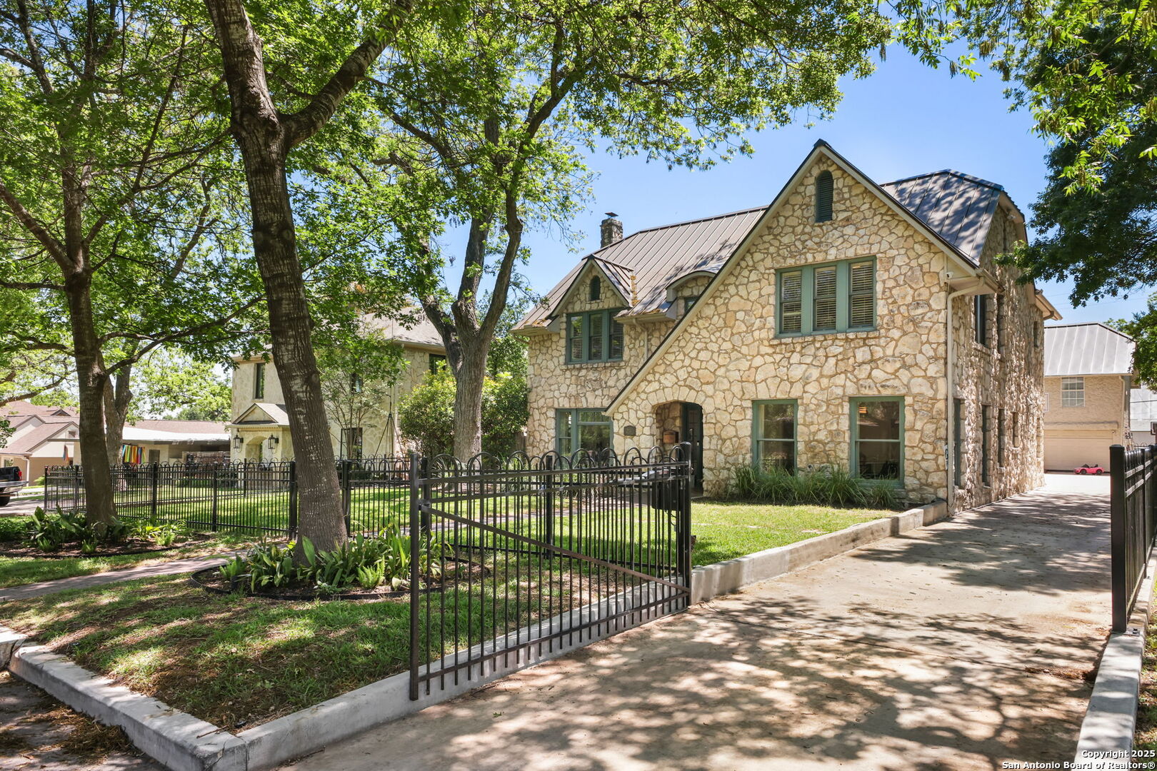 204 Parklane