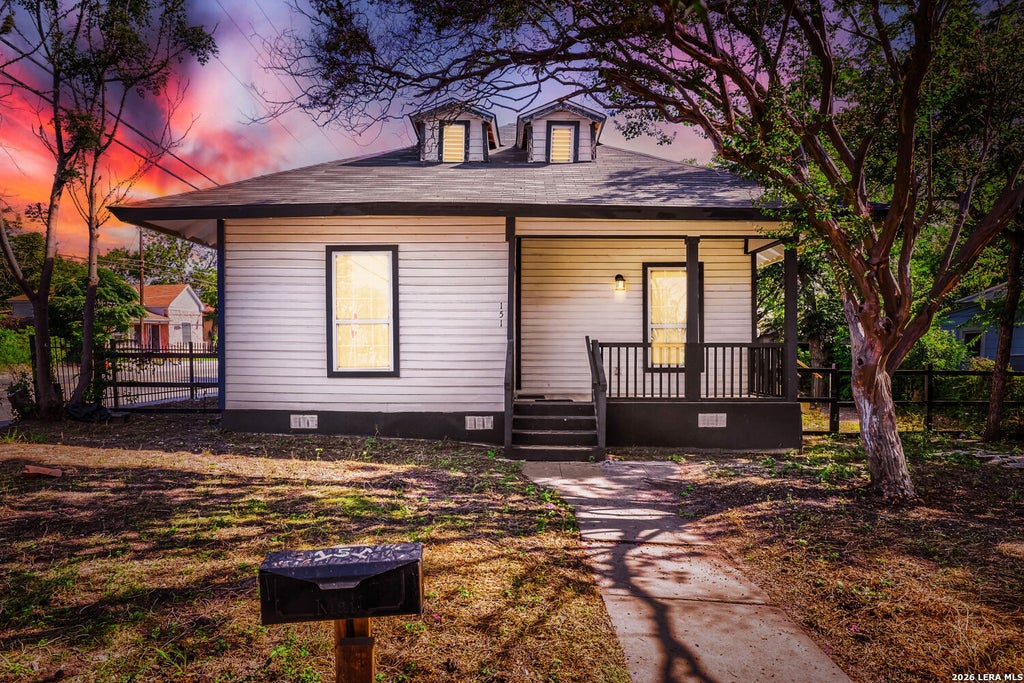Photo of 151 CORNELL AVE, San Antonio, TX 78201 (MLS # 2002798)