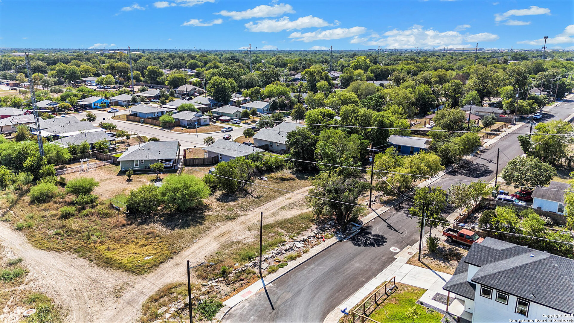 Photo 1 of 17 — 210 40th, San Antonio, TX 78237