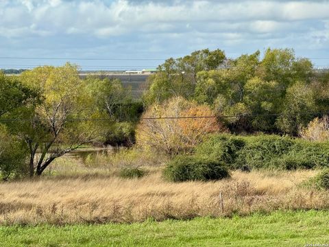 Photo of 57 Key Rd, Victoria, TX 77906 (MLS # 1897238)