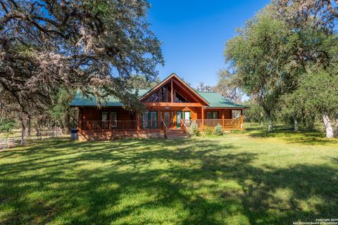 A home in Leakey