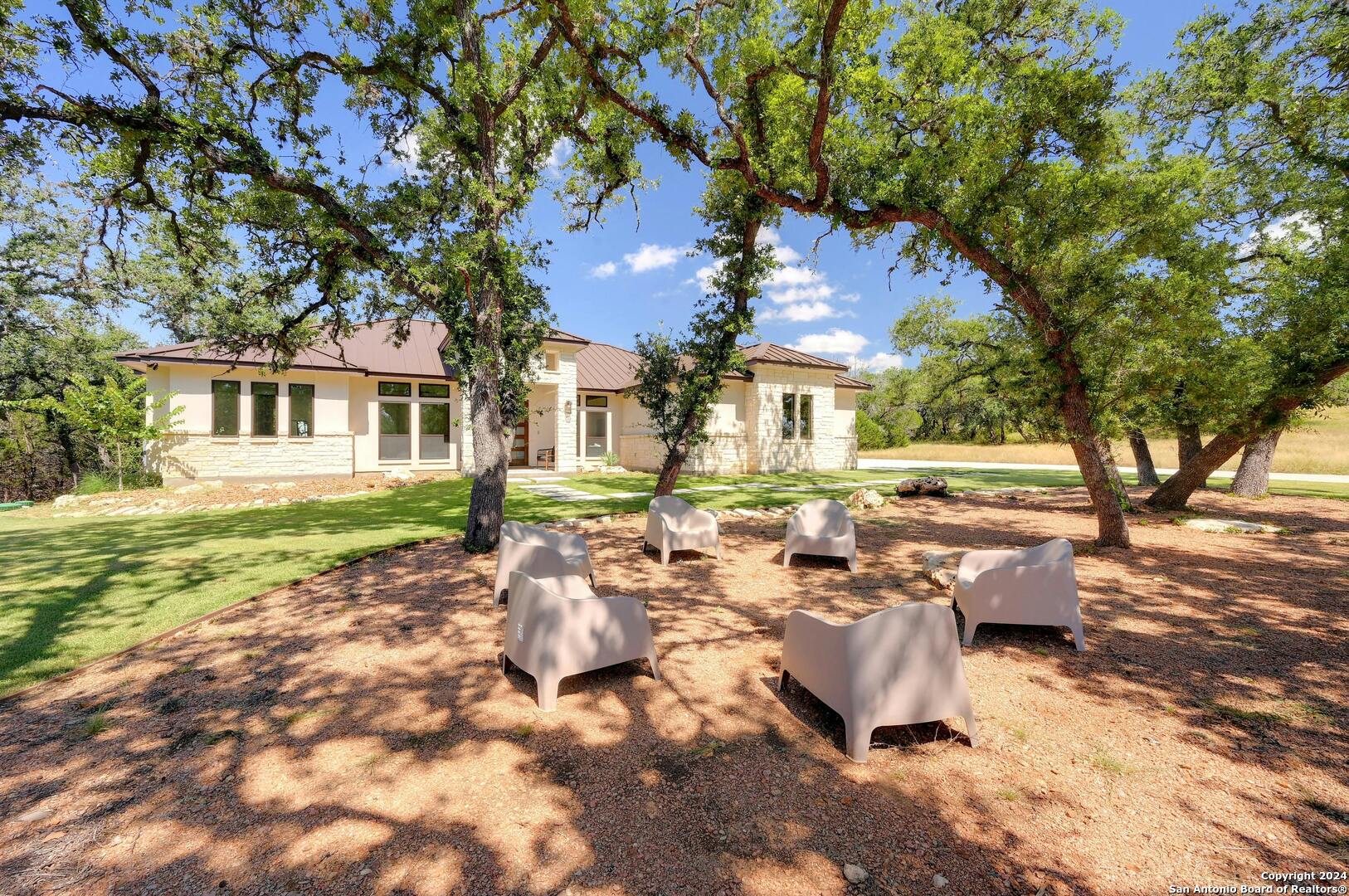 2471 George Pass