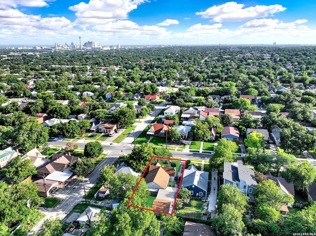 Photo of 1406 HICKS AVE, San Antonio, TX 78210 (MLS # 2011144)