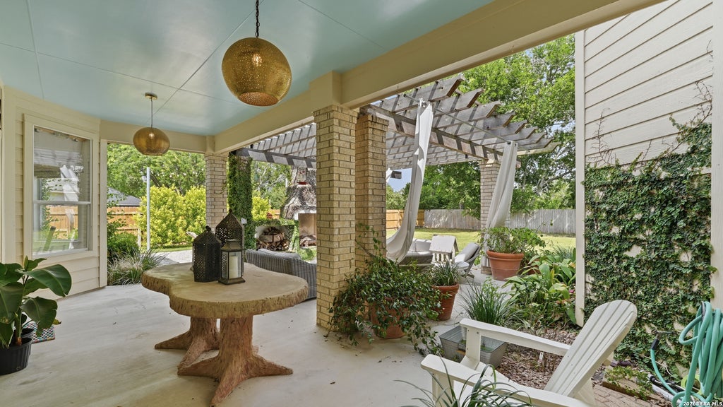 Photo of 257 LAS BRISAS BLVD, Seguin, TX 78155 (MLS # 2000167)