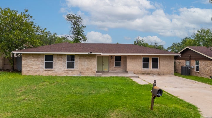 Photo 1 of 41 — 2139 Ricks Dr, Eagle Pass, TX 78852