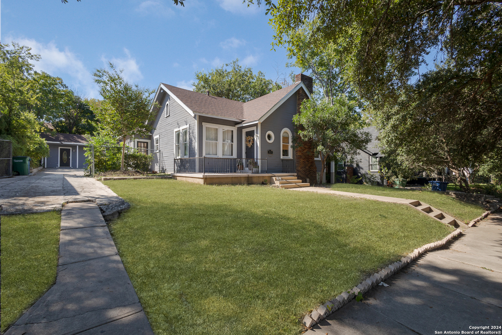 414 W ROSEWOOD AVE