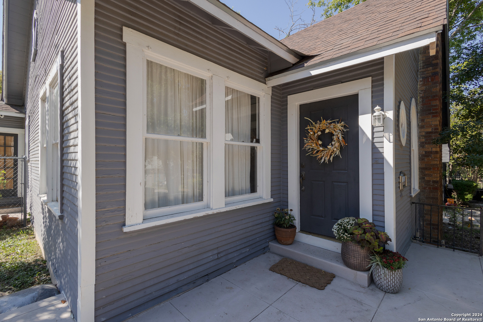 414 W ROSEWOOD AVE