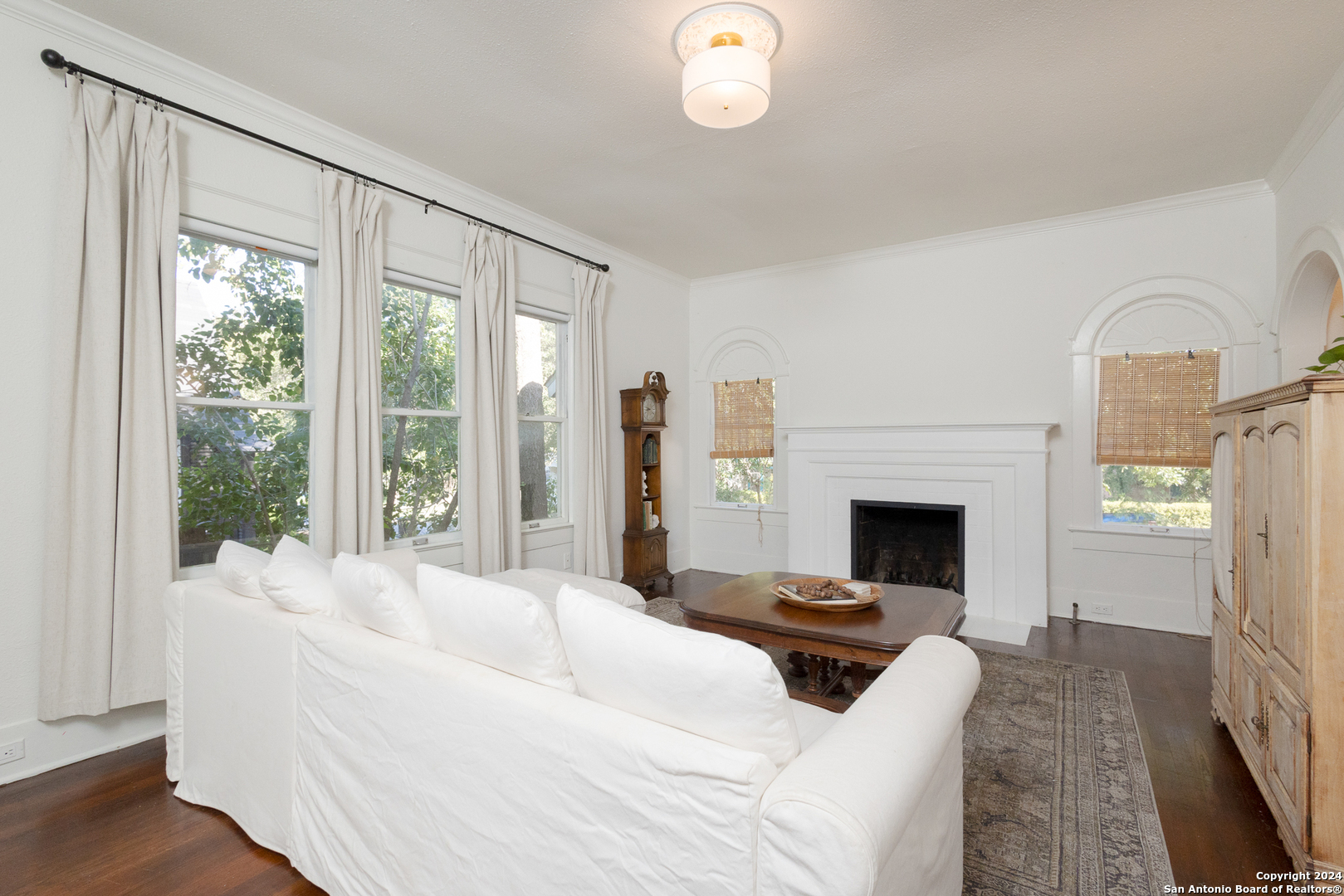 414 W ROSEWOOD AVE