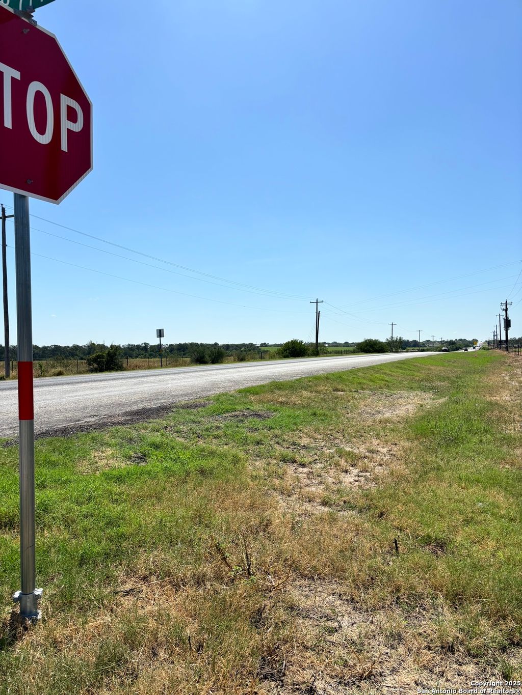 Photo of 1205 HWY 173, Devine, TX 78016 (MLS # 1918267)