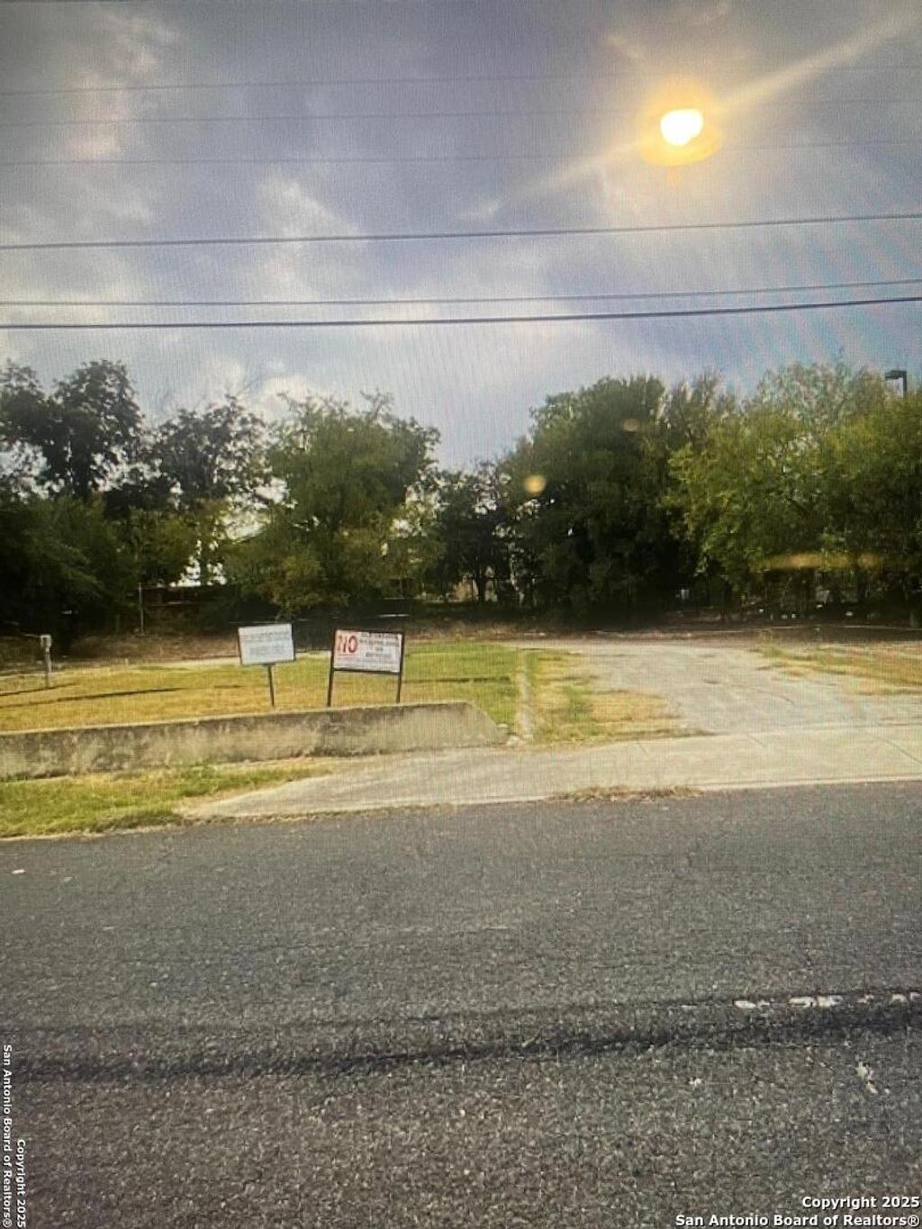 Photo of 918 Hedges, San Antonio, TX 78203 (MLS # 1852085)