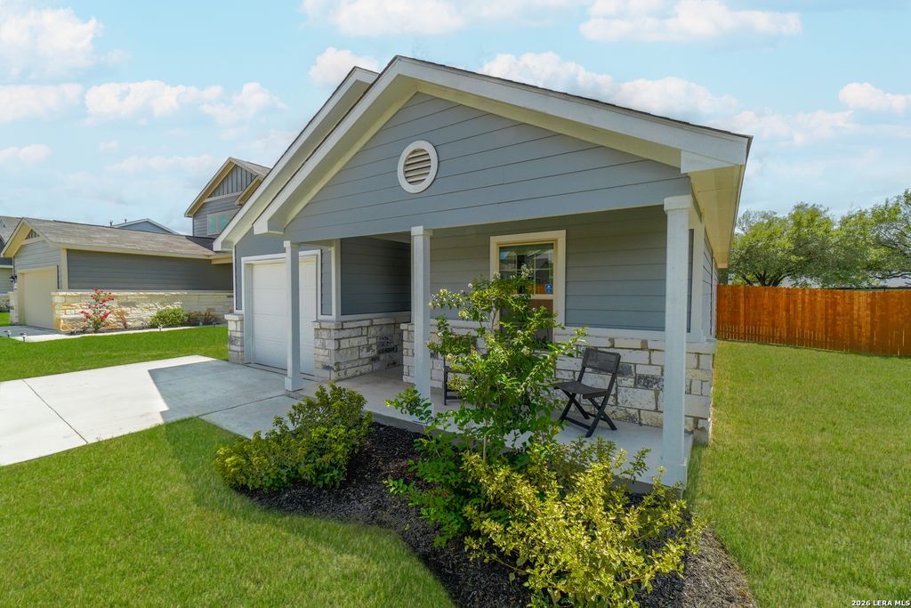 Photo of 822 Hickory Trl, San Antonio, TX 78245 (MLS # 1937349)