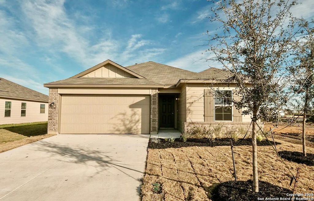 Photo of 5931 Cienna Cove, San Antonio, TX 78222 (MLS # 1925128)
