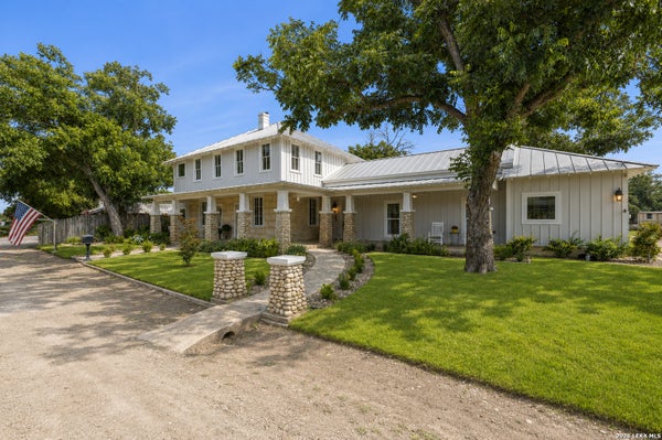 824 HIGH ST, COMFORT, TX 78013 - Image 506fa1e00a92a2d9cfb6887d7b5bf112/1010102609