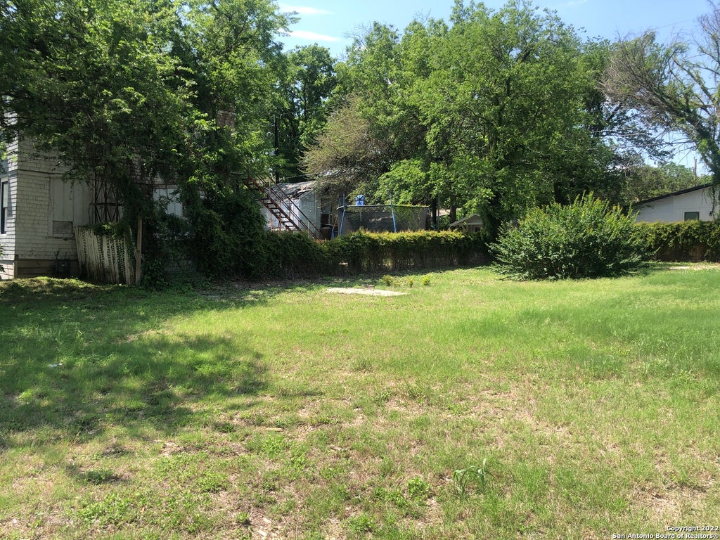 Photo of 233 E CRAIG PL, San Antonio, TX 78212 (MLS # 1606194)