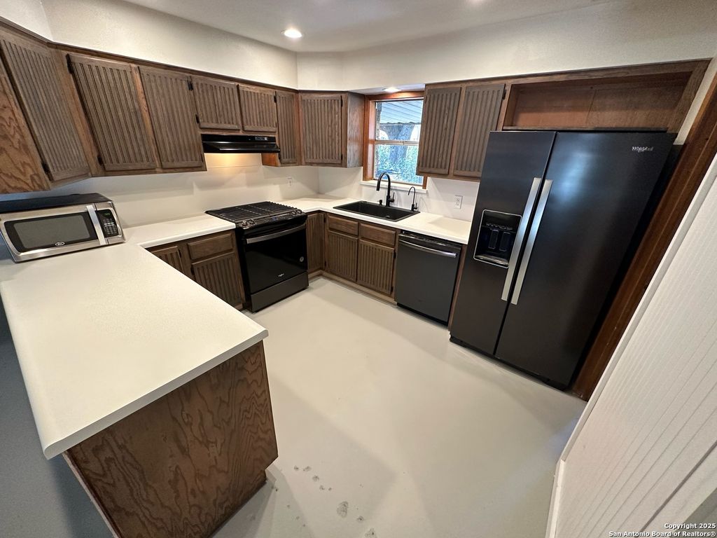 Photo of 311 Tagert, Pleasanton, TX 78064 (MLS # 1923787)