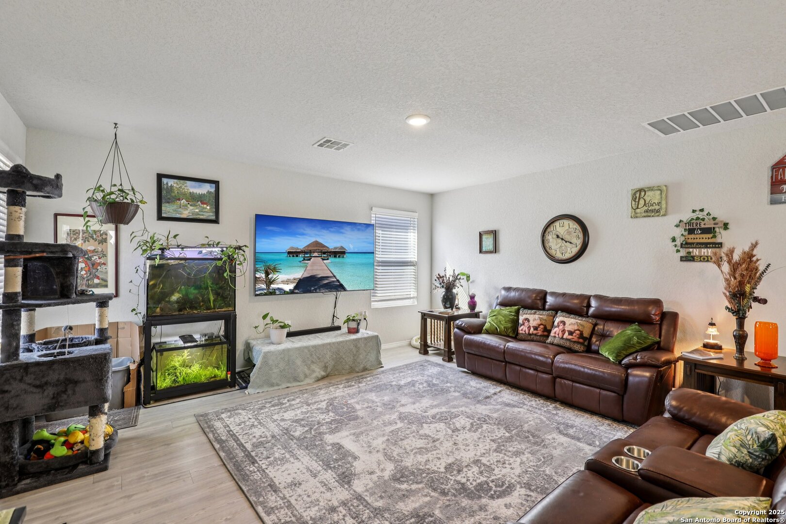 5607 Willow Breeze