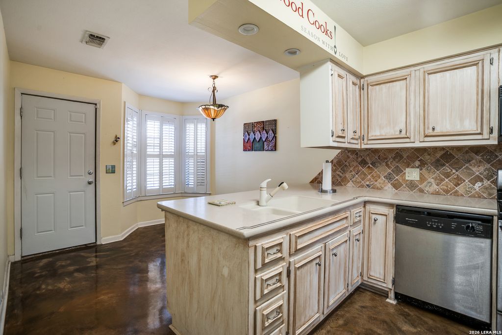 Photo of 5359 Fredericksburg 515 #515, San Antonio, TX 78229 (MLS # 1953655)