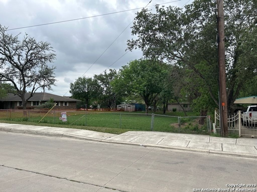 Photo of 5310 Hayden Dr, San Antonio, TX 78242 (MLS # 1719867)