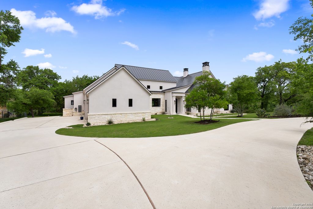 Photo of 11207 Paraiso Bluff, Boerne, TX 78006 (MLS # 1856453)