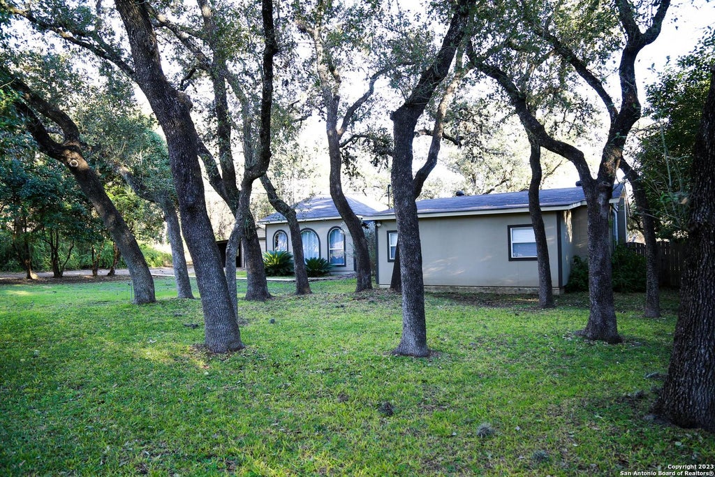 Photo of 208 S WINSTON LN, Castle Hills, TX 78213 (MLS # 1963979)