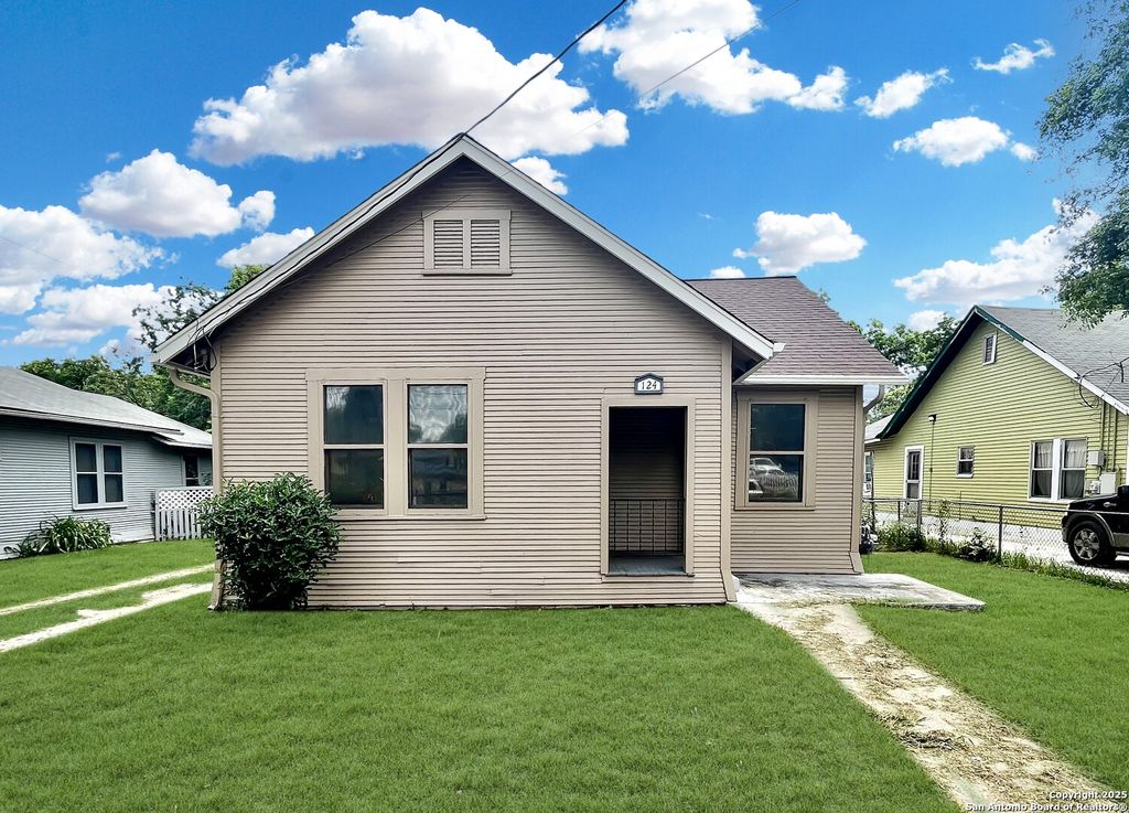 Photo of 124 GIFFORD ST, San Antonio, TX 78211 (MLS # 1915886)
