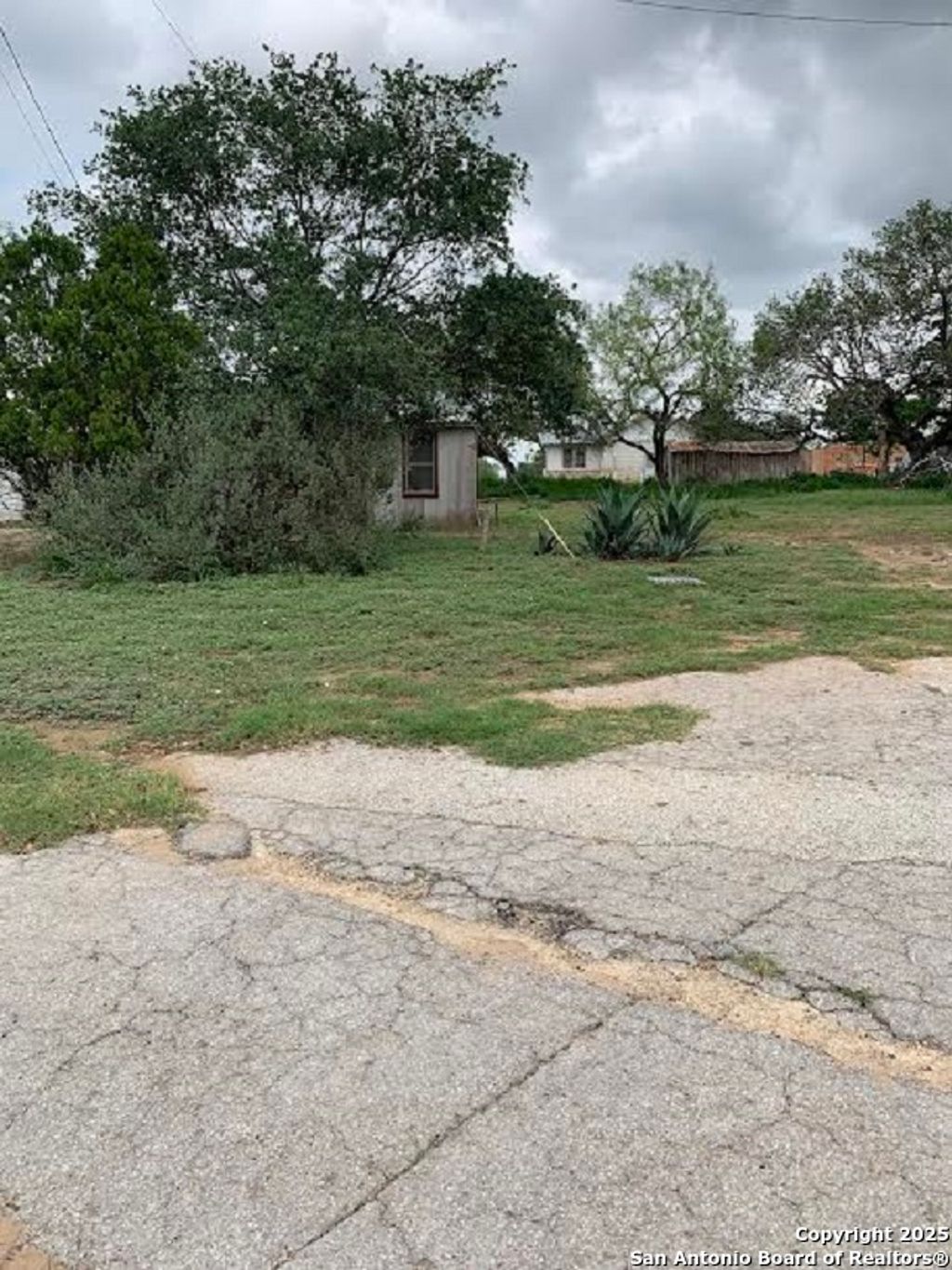Photo of 413 Ross, Devine, TX 78016 (MLS # 1861604)