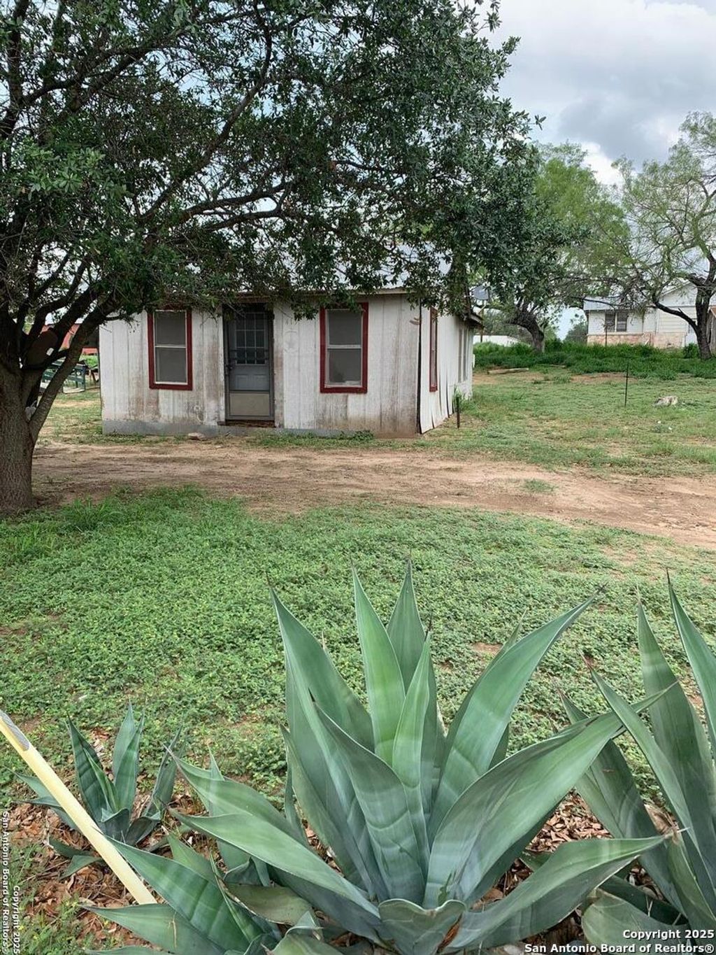 Photo of 413 Ross, Devine, TX 78016 (MLS # 1861604)