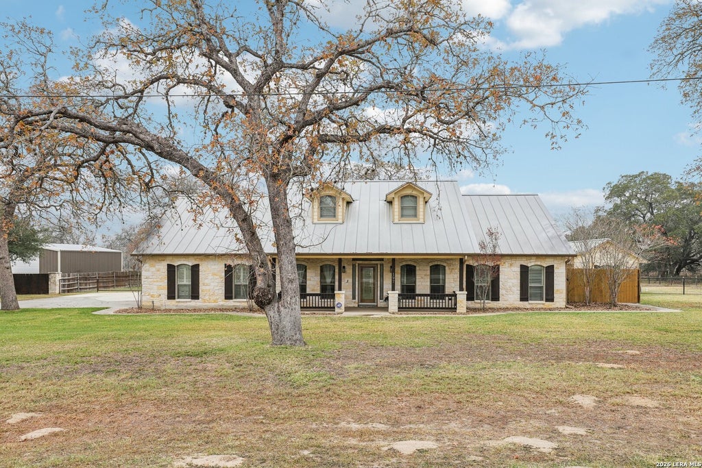 Photo of 197 Vintage Ranch, La Vernia, TX 78121 (MLS # 1937082)