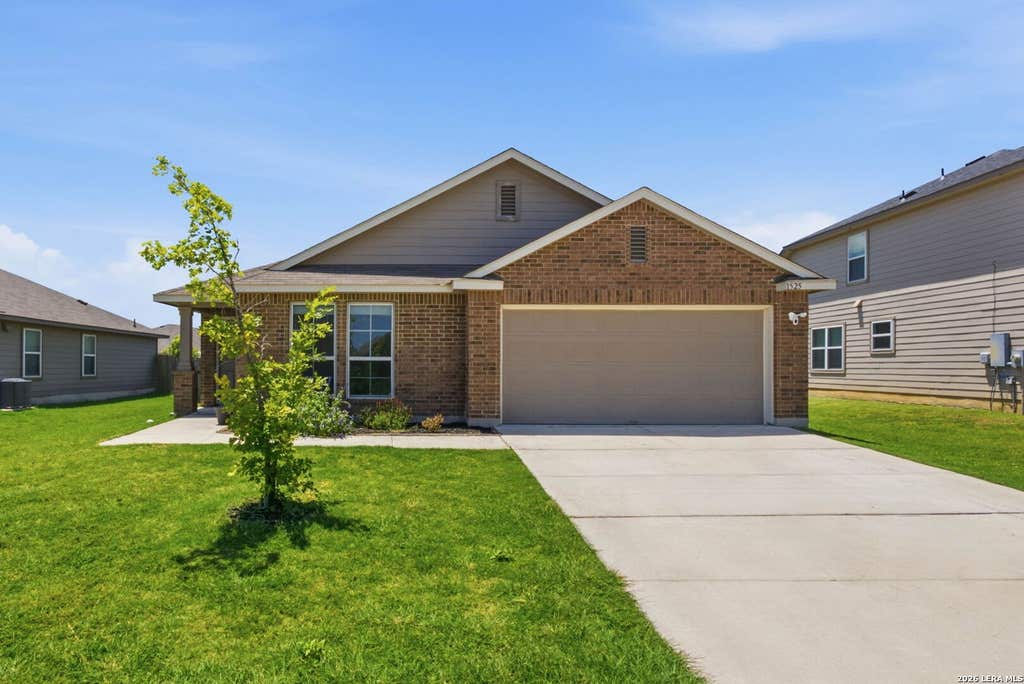 Photo of 1525 Birmingham Dr, Seguin, TX 78155 (MLS # 2009416)